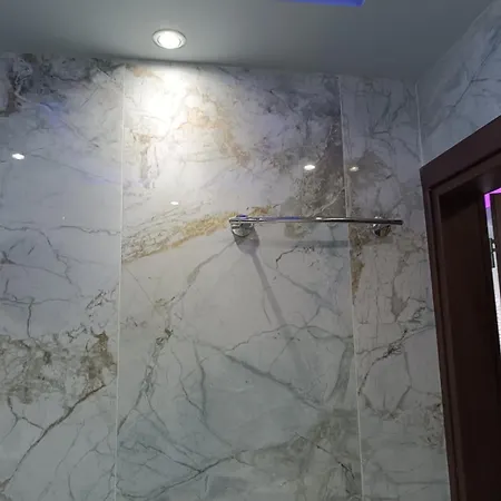 Peykoxori 3 Luxury By Makhome דירה